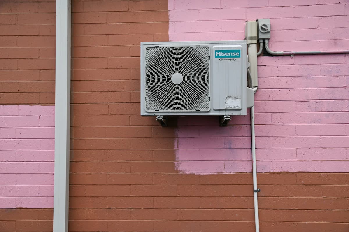 Verschillende airco-types naast elkaar om uit te kiezen